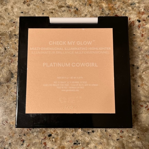 GXVE Beauty by Gwen Stefani Check My Glow highlighter - Picture 3 of 4